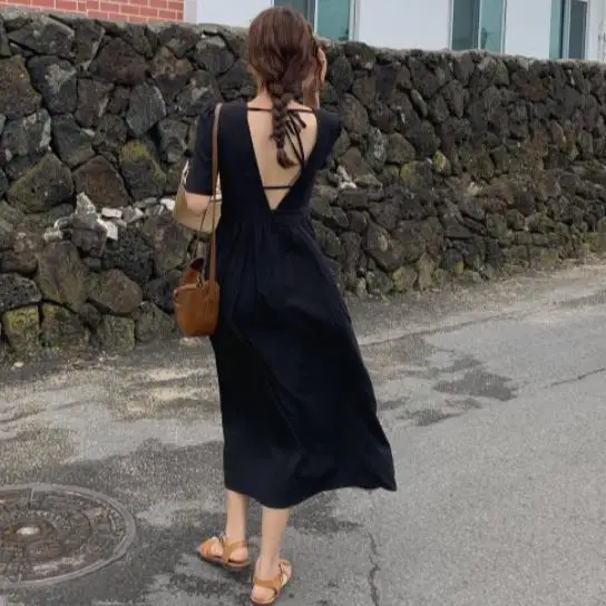 Черное сексуальное летнее платье элегантное с открытой спиной и v-образным