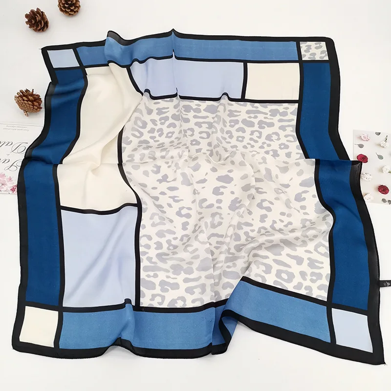 

2020 fashion new leopard print silk scarf spring and summer elegant ladies square scarf foulard femme 70 *70cm bandana women