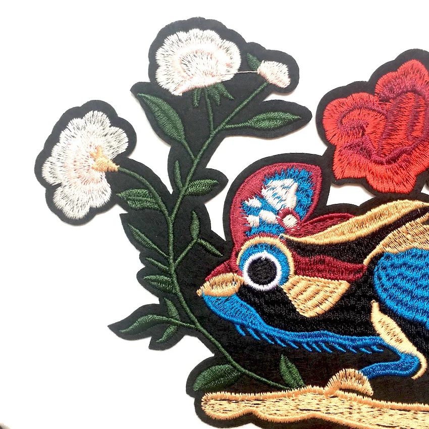 1 шт. Новое поступление большой красный броши в виде ящерицы с вышитые нашивки