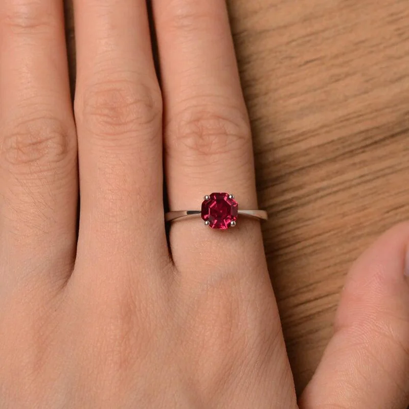 

Women's Ring Siver Plated Red Cut Stone Ring for Women Girls Wedding Engagement Jewelry Lovers Valentine's Gift