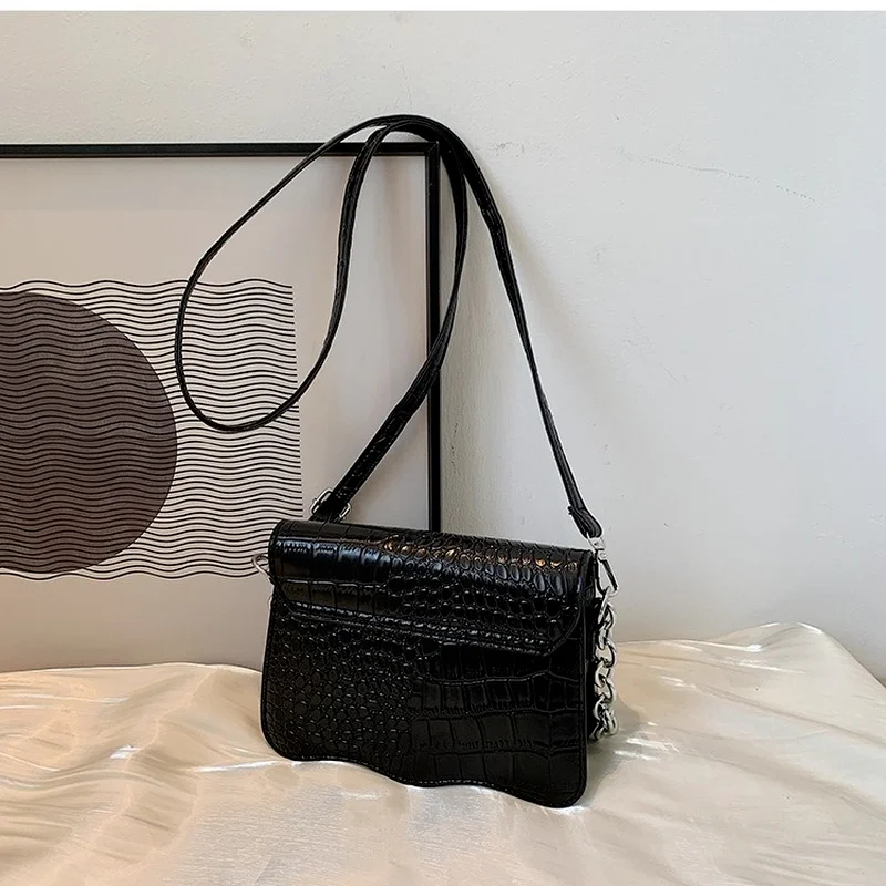 

Small Bag Summer Messenger Bag 2021new Trendy Fashion Lady Luxury Chain One Shoulder Underarm Bag Stone Pattern Small Square Bag
