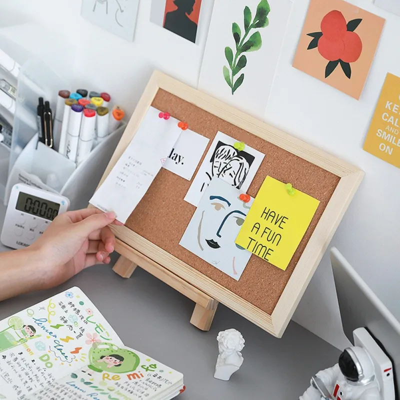 Декоративная доска с рамкой пробковая для объявлений домашняя фотография