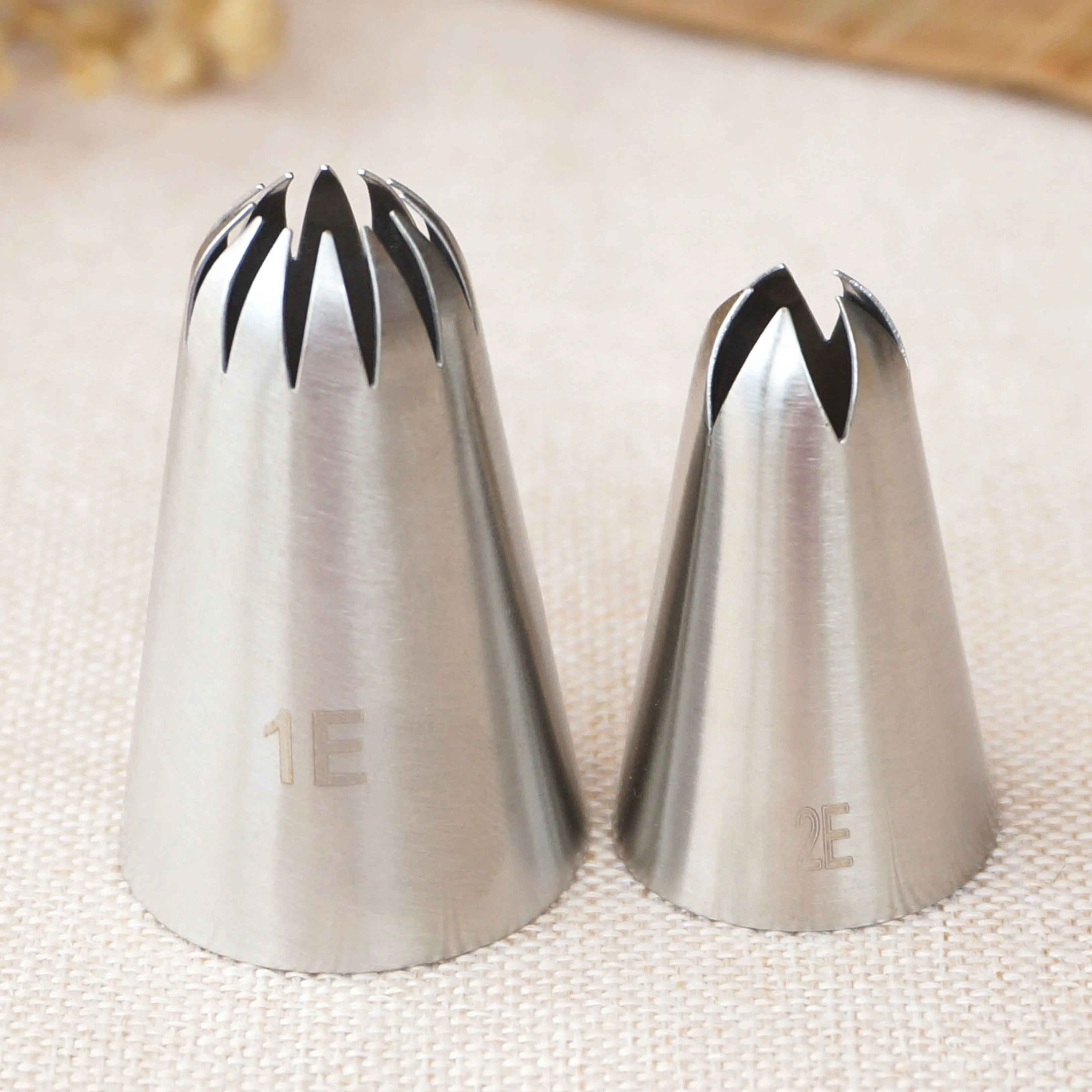 

#2E #1E Piping Nozzles Medium Size Stainless Steel Piping Icing Tips Cake Cupcake Cream Decoration Tools Bakeware