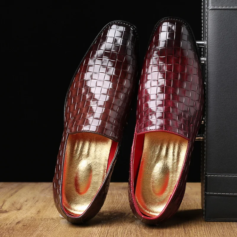 

YRZL Men Leather Shoes Stylist Italian Glossy Patent Open Edge Slip On British Carved Business Casual Men Shoes Leather