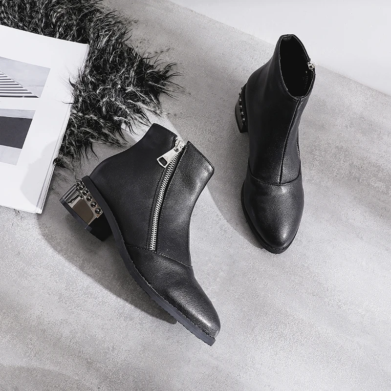 

HOT sale Women ankle boots plus size 22-28cm length autumn and winter short plush warm Pointed toe side zipper short boots