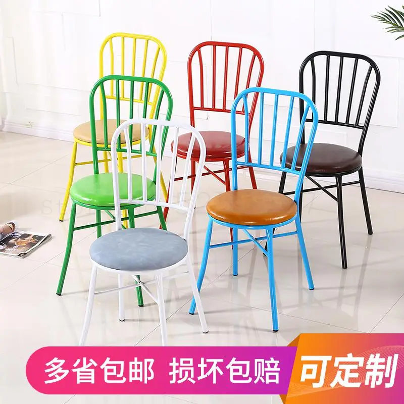 Простой домашний стул из твердой древесины с имитацией железа в скандинавском