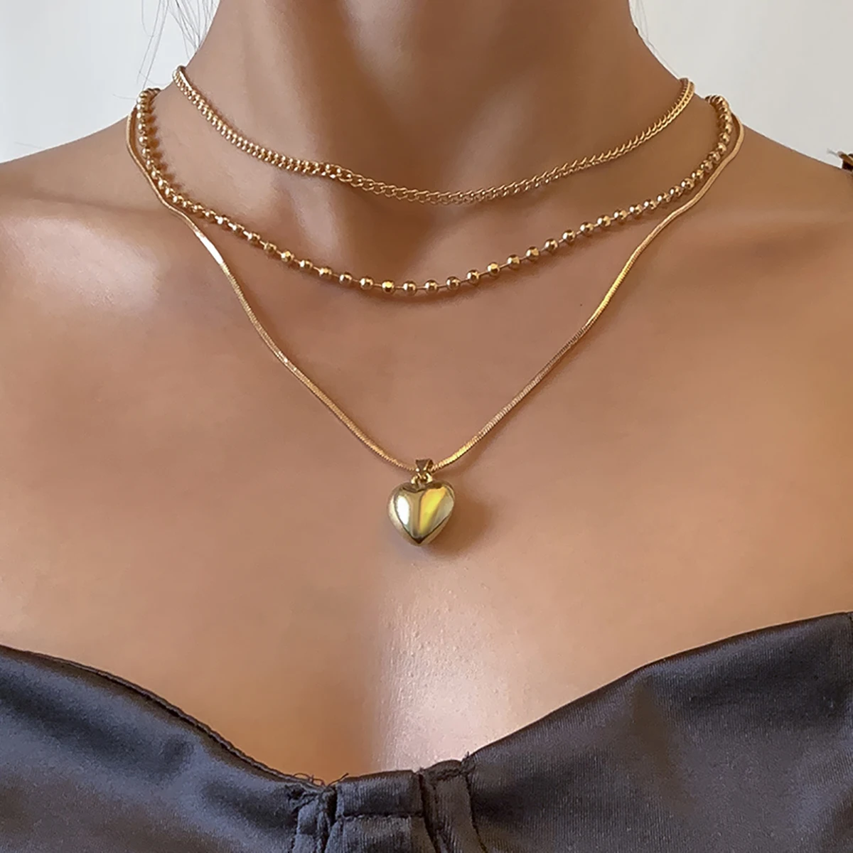 

SHIXIN Layered Thin Chain With Heart Pendant Necklace for Women Gold/Silver Color Small Bead Choker Necklace Set on the Neck2021