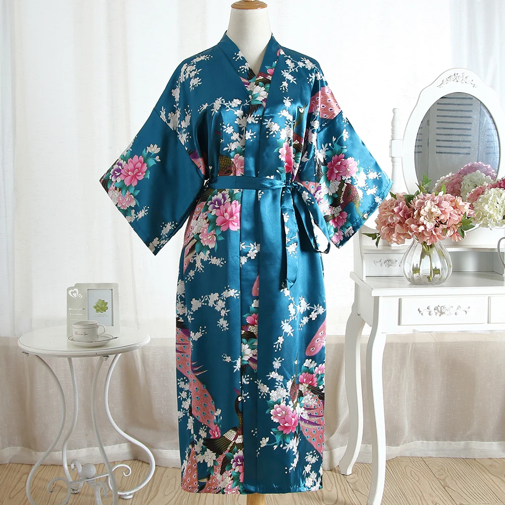 Халат женский свадебный длинный с принтом павлина повседневный белый