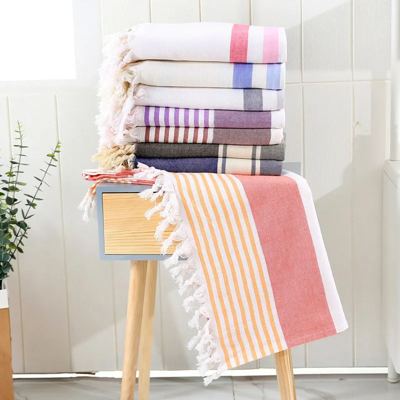 Турецкое Спортивное банное полотенце в полоску хлопковое с кисточками для