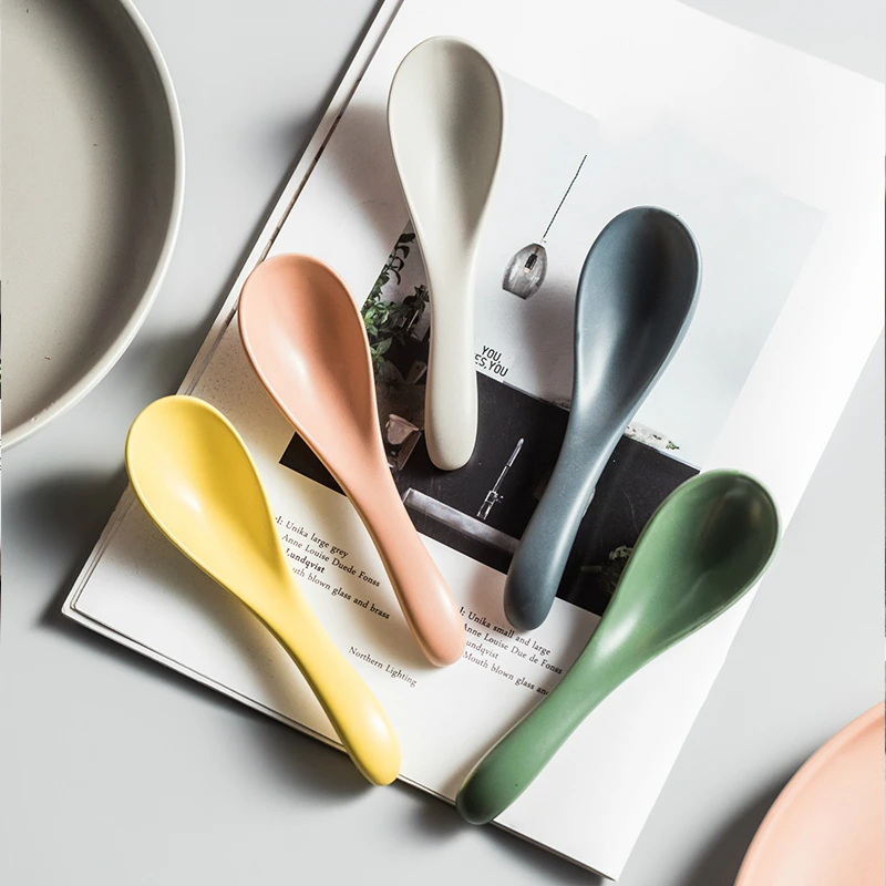 Домашняя однотонная простая керамическая изогнутая чайная ложка CHANSHOVA для