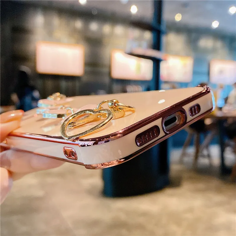 

Luxury Plating With Love Heart Wristband Chain Phone Case iPhone 12 Pro Max Mini 11 Pro Max X XS XR 7 8 Plus SE 2020 Soft Cover