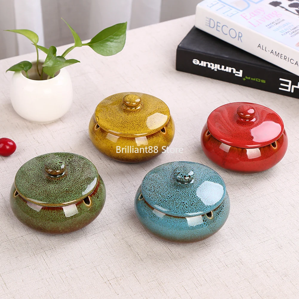 

2021 Novelty Creative Ceramic Ashtray Portable Round Pot Lid Home Office Smoking Accessories