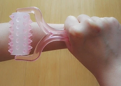 Роликовый массажер для кожи лица массажная раскатка тела средство