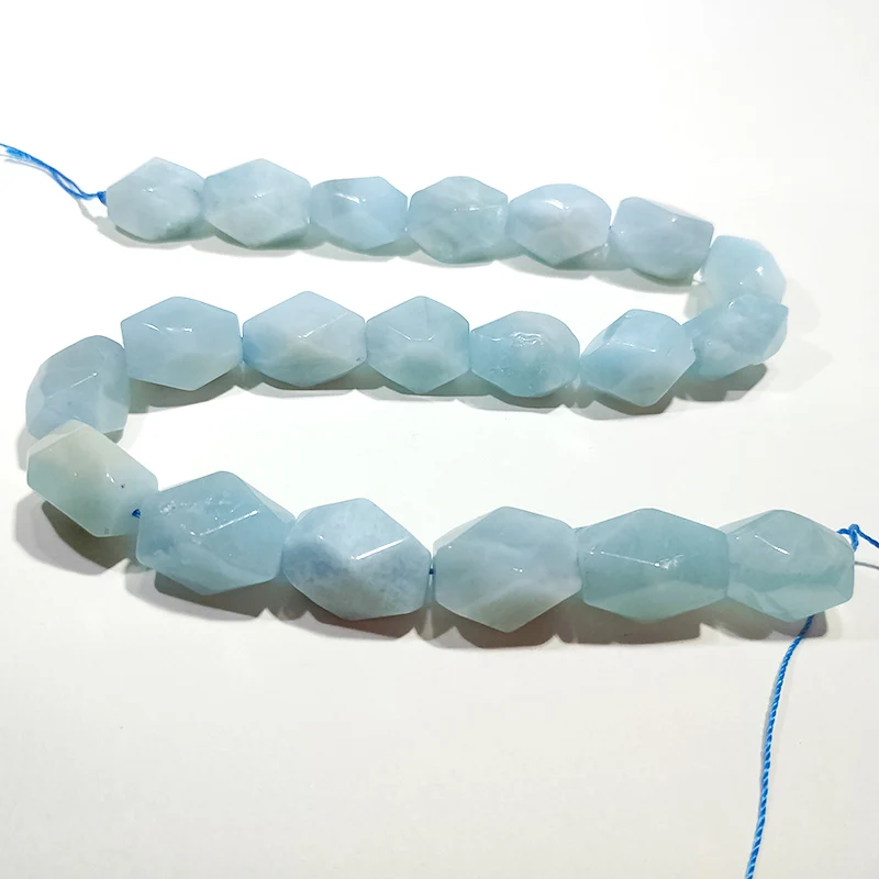 Аквамарин плоский синий барокко граненый 12-16 мм для изготовления ювелирных