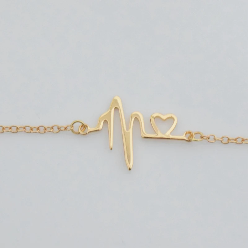 Изысканное ожерелье с подвеской в виде сердца из розового золота