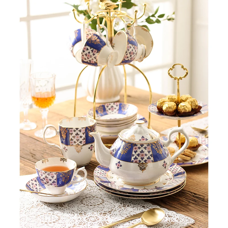 

Кофейная чашка из костяного фарфора, набор ретро британского послеобеденного чая, праздвечерние чная красная чайная чашка, блюдце, ложка, г...