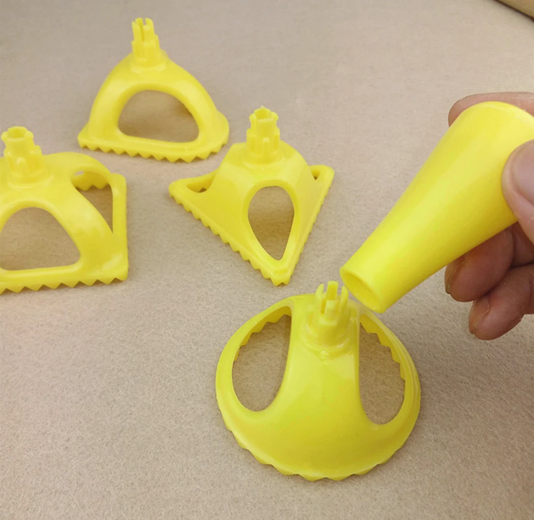 

4Pcs Dumpling Maker Triangle Square Round Heart Shaped DIY Dumplings Making Dough Press Pie Dumpling Ravioli Mold