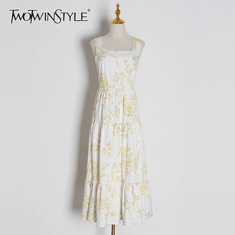 Женское платье с квадратным вырезом TWOTWINSTYLE разноцветное на тонких бретелях высокой талией и рюшами