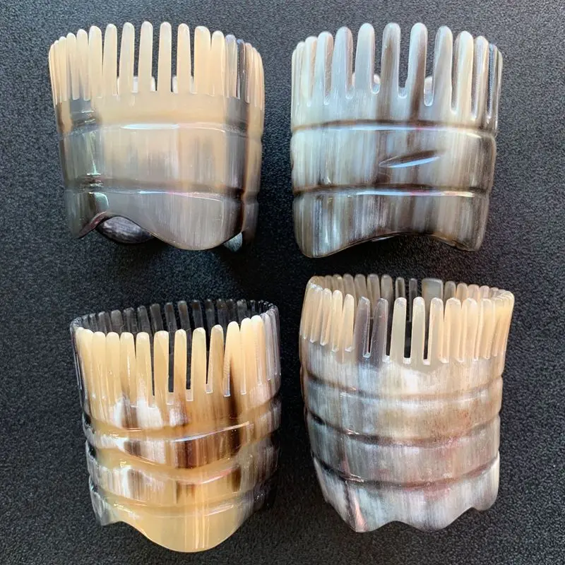 Массажная щетка с натуральным Рогом широкими зубьями для массажа головы