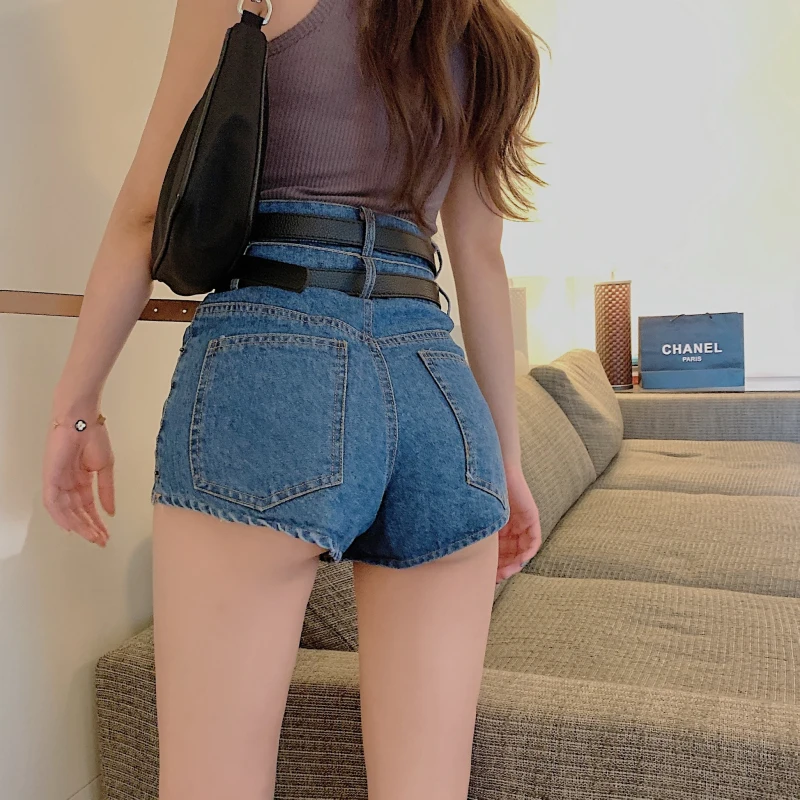 

2021 New Fashion Summer Street Style Loose Solid Button Fly Patchwork High Waist Denim Shorts Women with belt