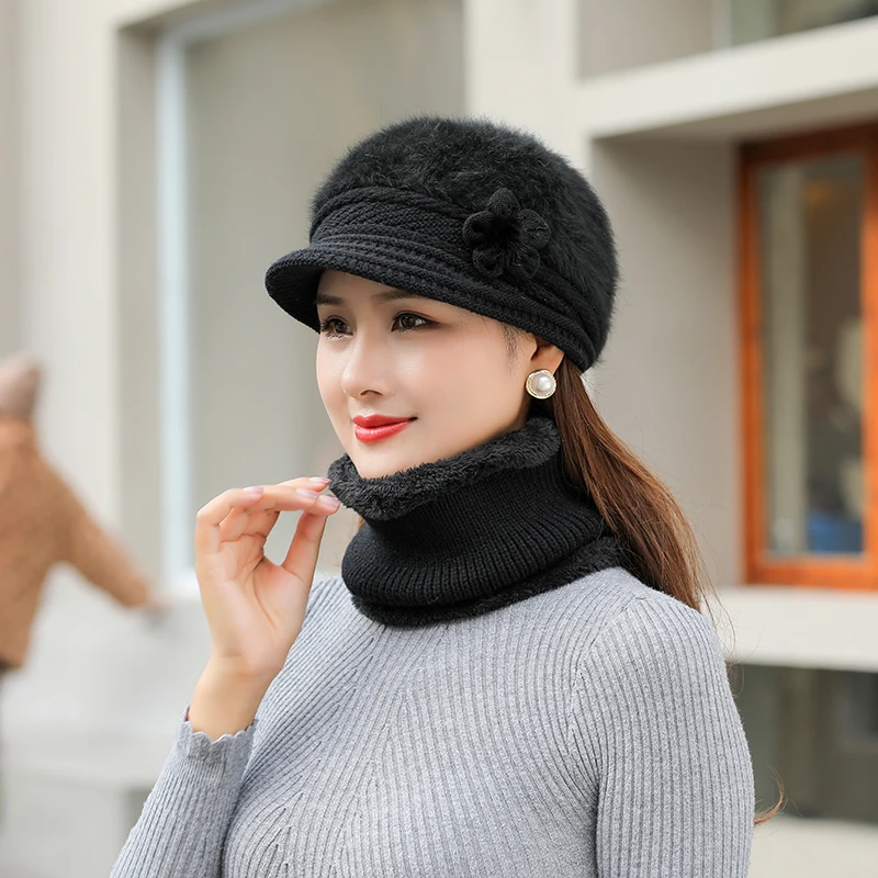 Женский комплект из шапки и шарфа осенне-зимний вязаный берет с цветами