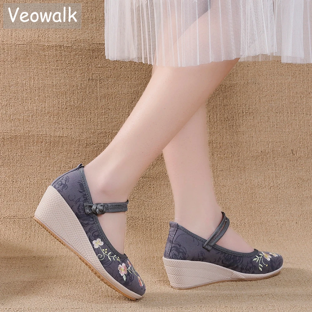 

Veowalk Women Embroidered Cotton Fabric Wedge Platforms 6cm High Heel Chinese Embroidery Shoes Retro Ladies Casual Wedged Pumps
