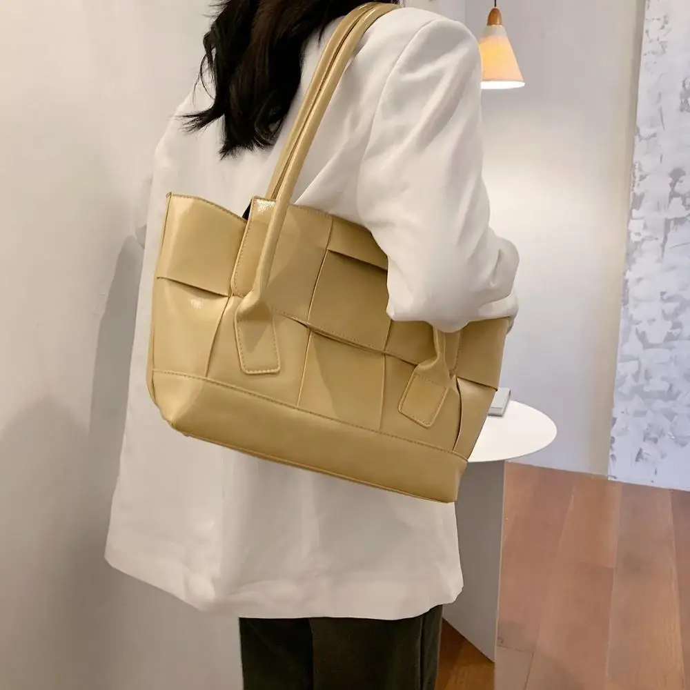 Новое поступление большие вместительные сумки на плечо из искусственной кожи