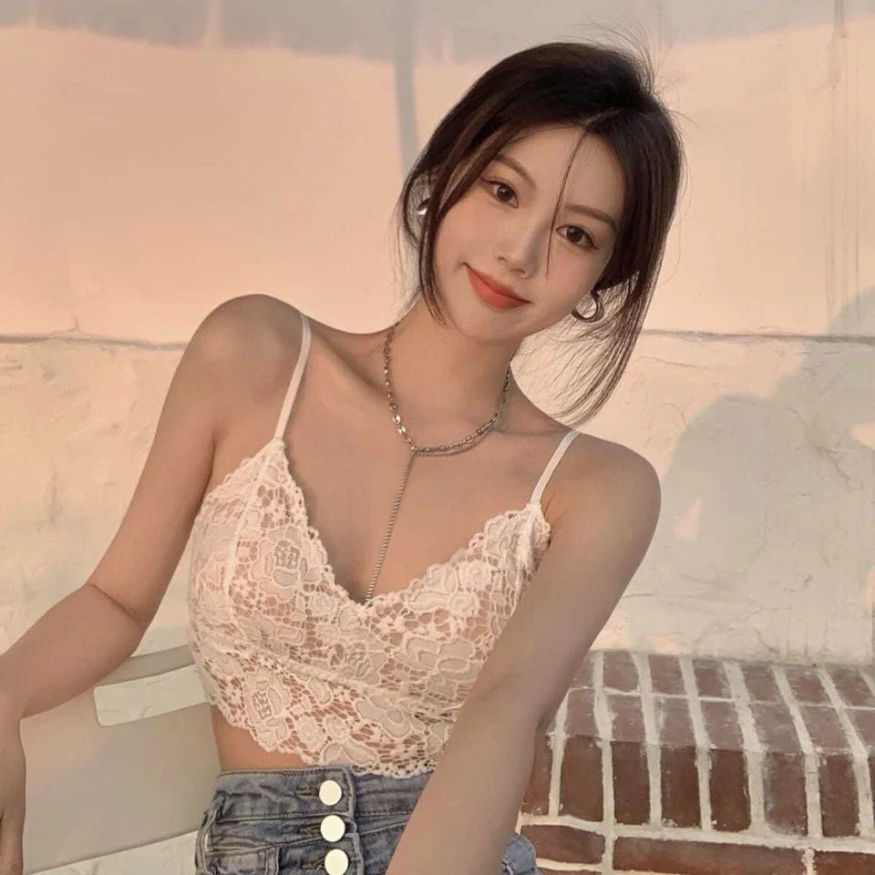 

Small chest lace underwear women's new thin large chest shows small wrapped bra Student Korean suspender bottomed Strapless vest