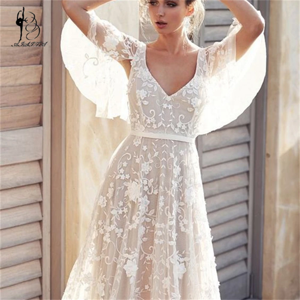 Женское платье с V-образным вырезом расширяющимся книзу рукавом | Свадьбы и