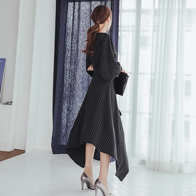 Платье в полоску с круглым вырезом и рукавами-фонариками | Женская одежда