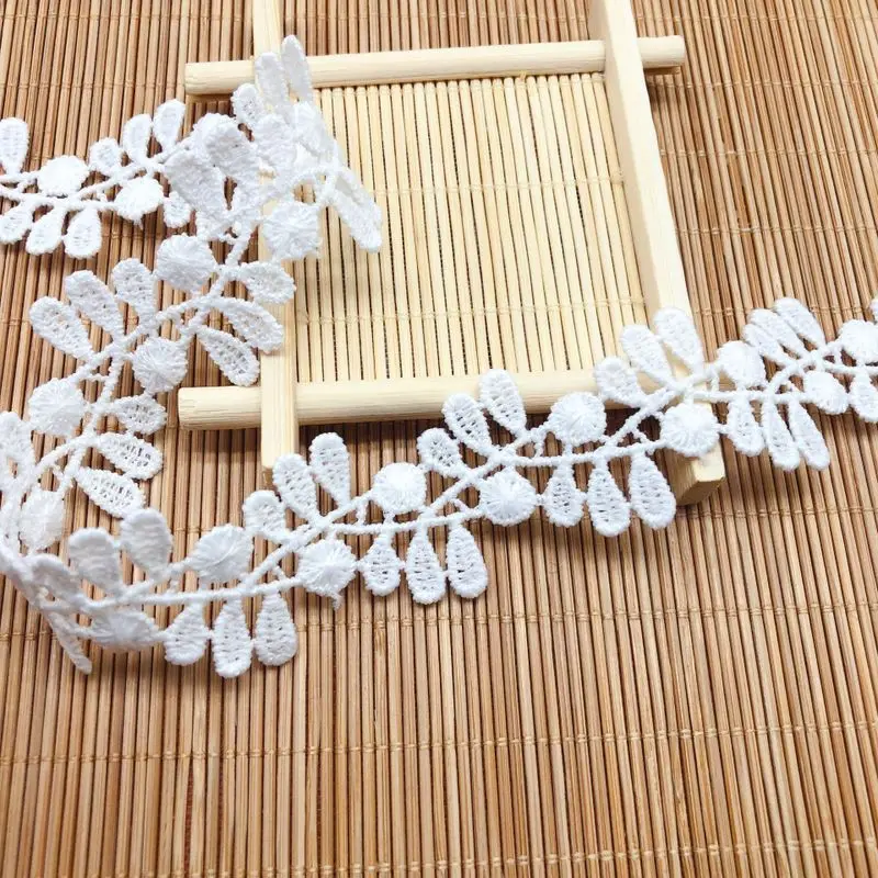 

1Yards Guipure Flowers Lace Fabric Embroidery Lace Leaf 2.7cm Lace Ribbon Fabrics Laces For Evening Dresses Sewing dentelle QE2