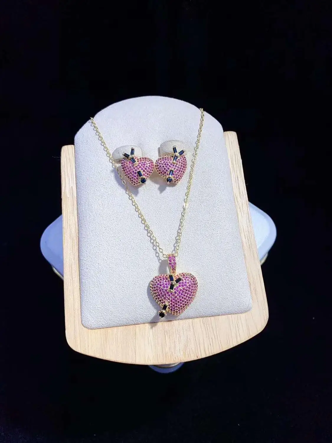 Новые золотые медные сердечки белые фиолетовые фианиты ААА женские Серьги