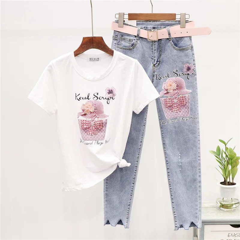 Летний женский комплект из 2 предметов футболка с алмазным принтом + джинсы