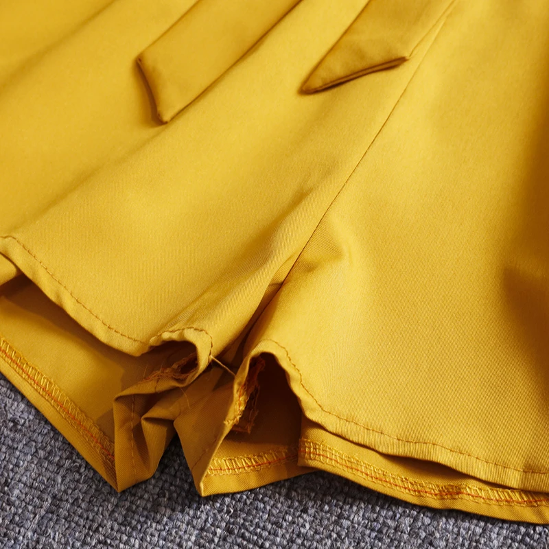 Женский короткий комбинезон на бретелях-спагетти повседневный пикантный с