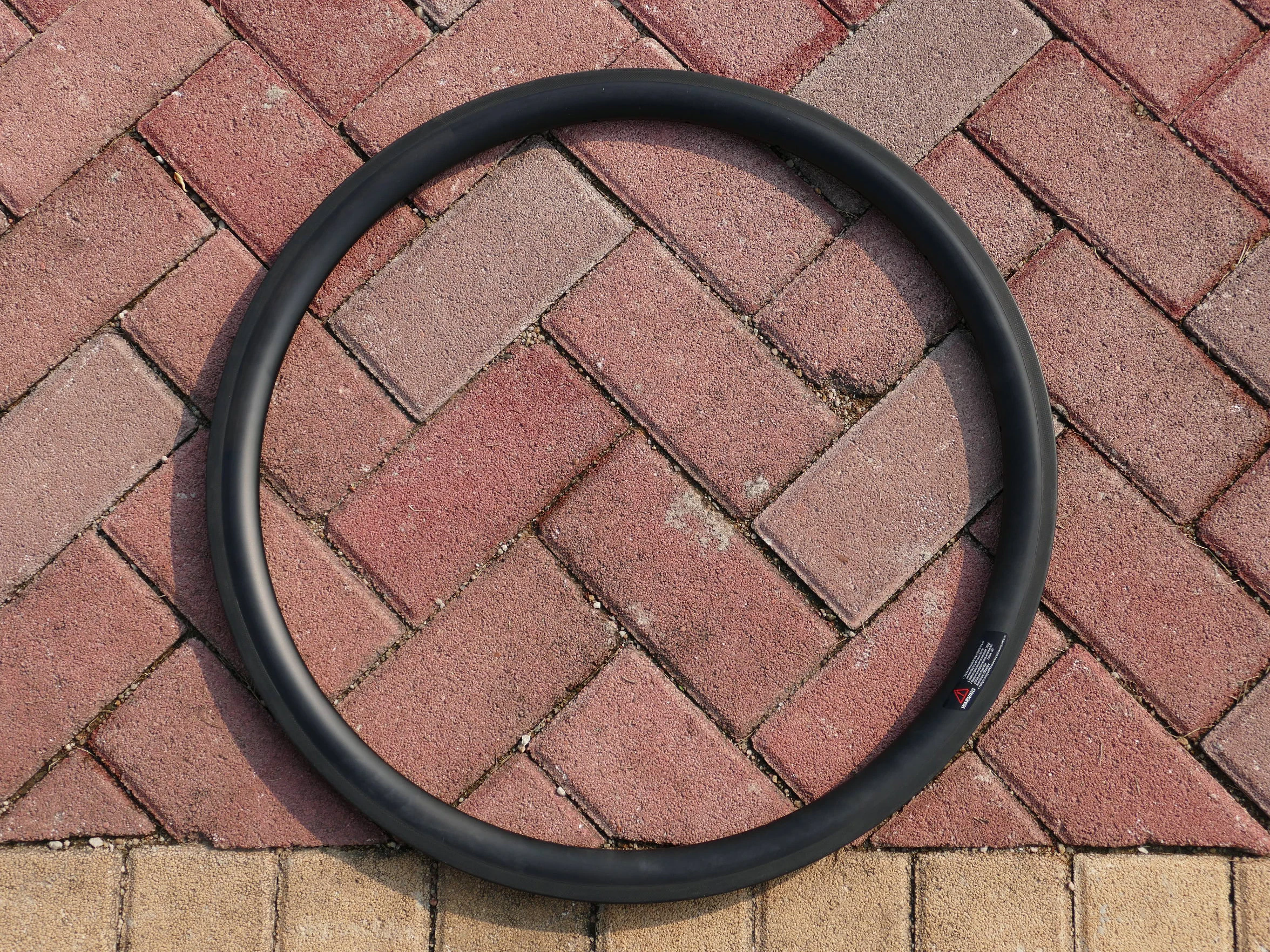 В комплект входит 1 пара ободов полностью карбоновые колеса для дорожного