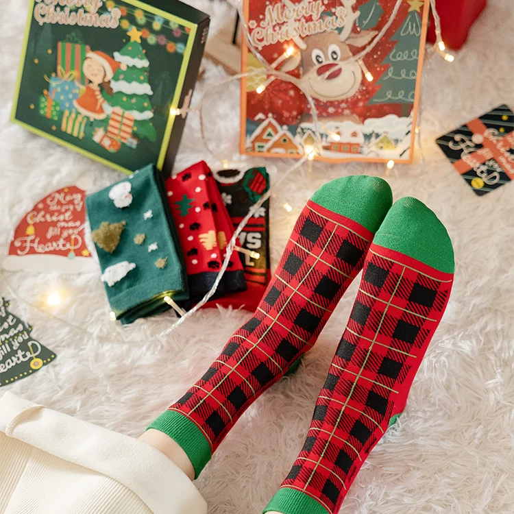 

4 Pairs Women Christmas Socks 2021 Fashion Gift Box Socks Cotton Winter Long Socks High Quality Breathable Casual Crew Winter
