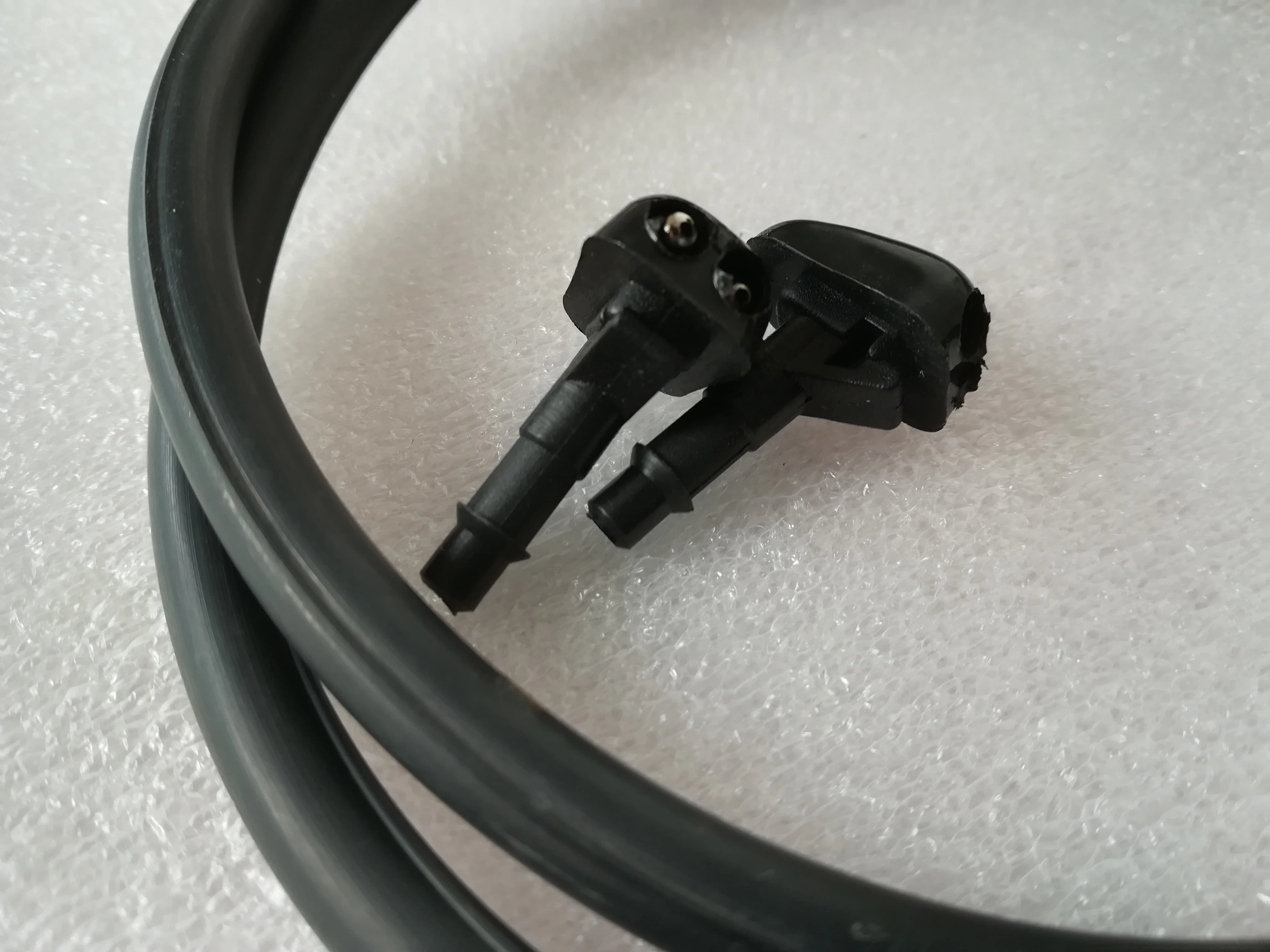 Распылительная насадка для мытья лобового стекла со шлангом Mitsubishi Pajero V31 V32 V33 2 шт.