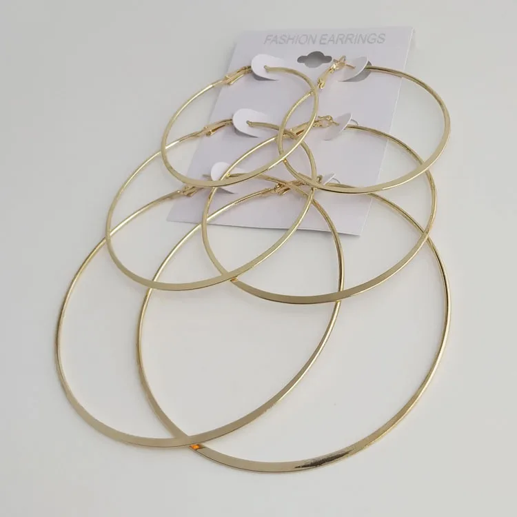 Серьги-гвоздики три пары аксессуаров без аллергии | Украшения и аксессуары