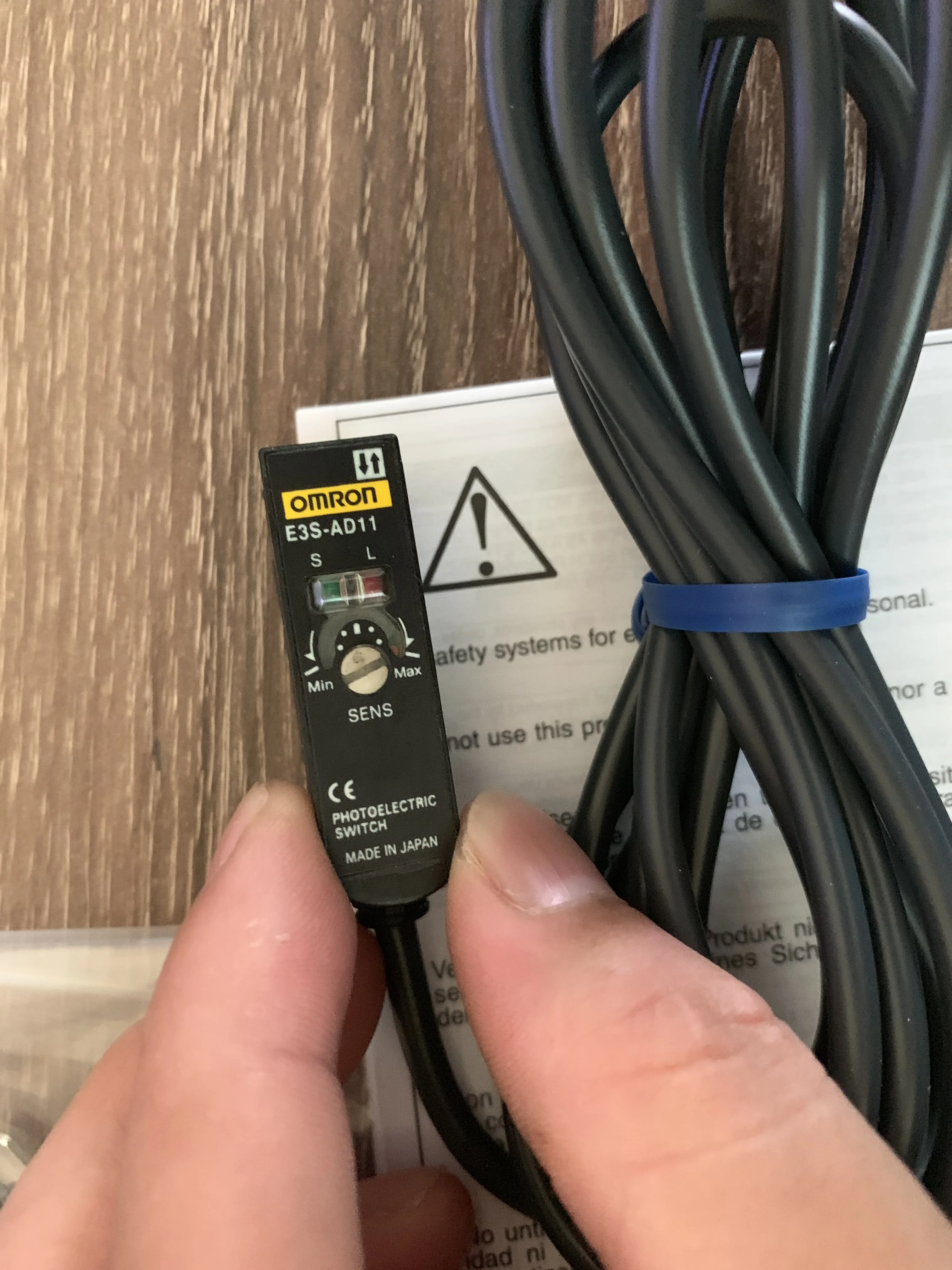

E3S-AD11 фотоэлектрический датчик серии E3S E3S-AD12 E3S-AD18 12 до 24VDC