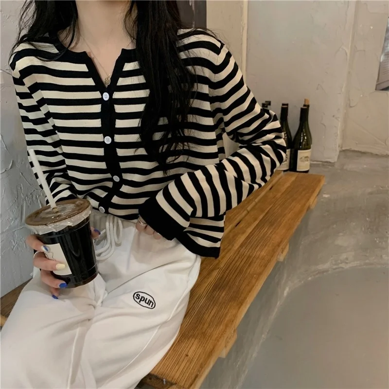 

Вязаный кардиган Unif в полоску, с V-образным вырезом и длинным рукавом, осень 2021, новинка, свитер для ленивых, Женское пальто