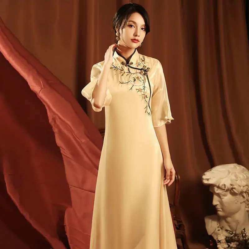 

Loose Vintage Button Chinese Dress Gown Lady Yellow Satin Embroidery Flowers Cheongsam Classical Mandarin Collar A-line Qipao