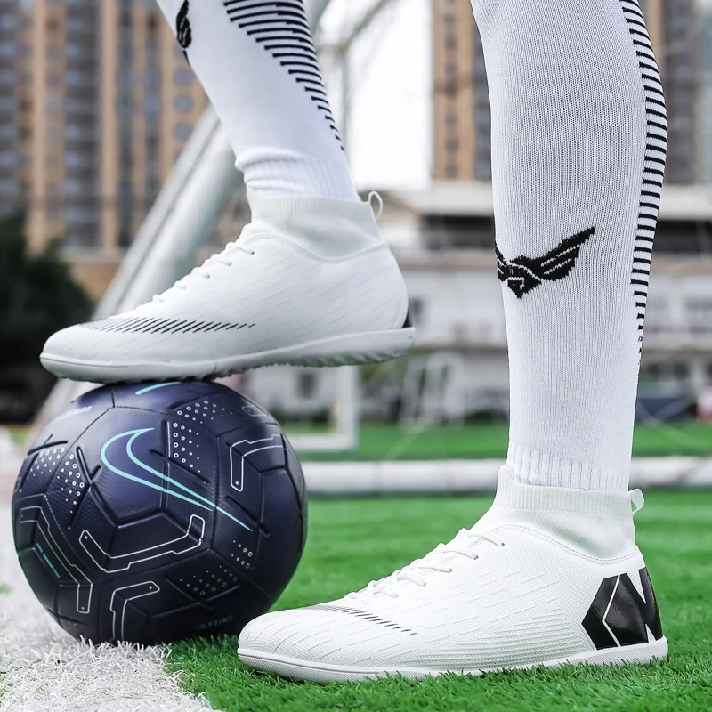 

New men's fashion casual breathable long nails short nails high-top football shoes non-slip wear-resistant training shoes