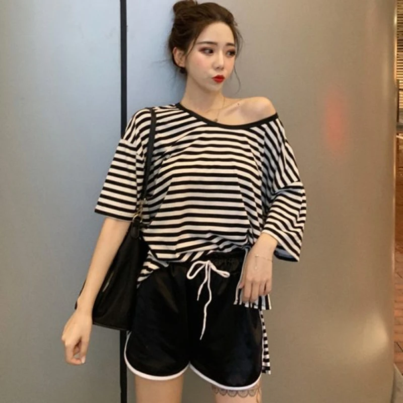 

2021 summer pajamas women short-sleeved milk silk fashion models homewear women two-piece stripes pajama set women dropshipping