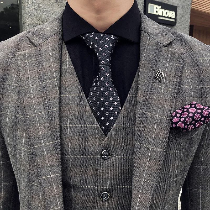 

Autumn and winter 2021 men's Plaid suit three piece bridegroom dress business suit