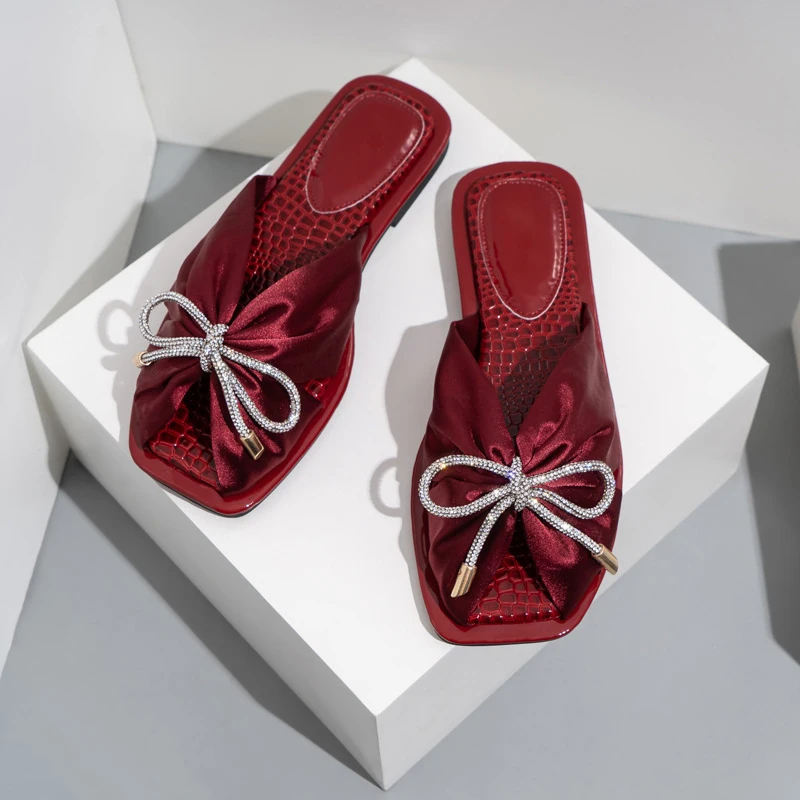 

Женские шлепанцы на металлической платформе, повседневные Элегантные шлепанцы на плоской подошве с бантом и кристаллами, большие размеры, ...