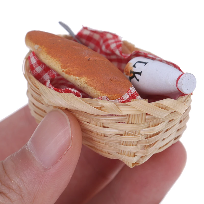 

1:12 Doll House Miniature Milk Bread in Basket Kitchen Bakery Toy