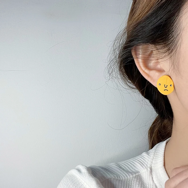 Женские серьги-гвоздики AOMU разноцветные Круглые в форме смайликов гнева печали