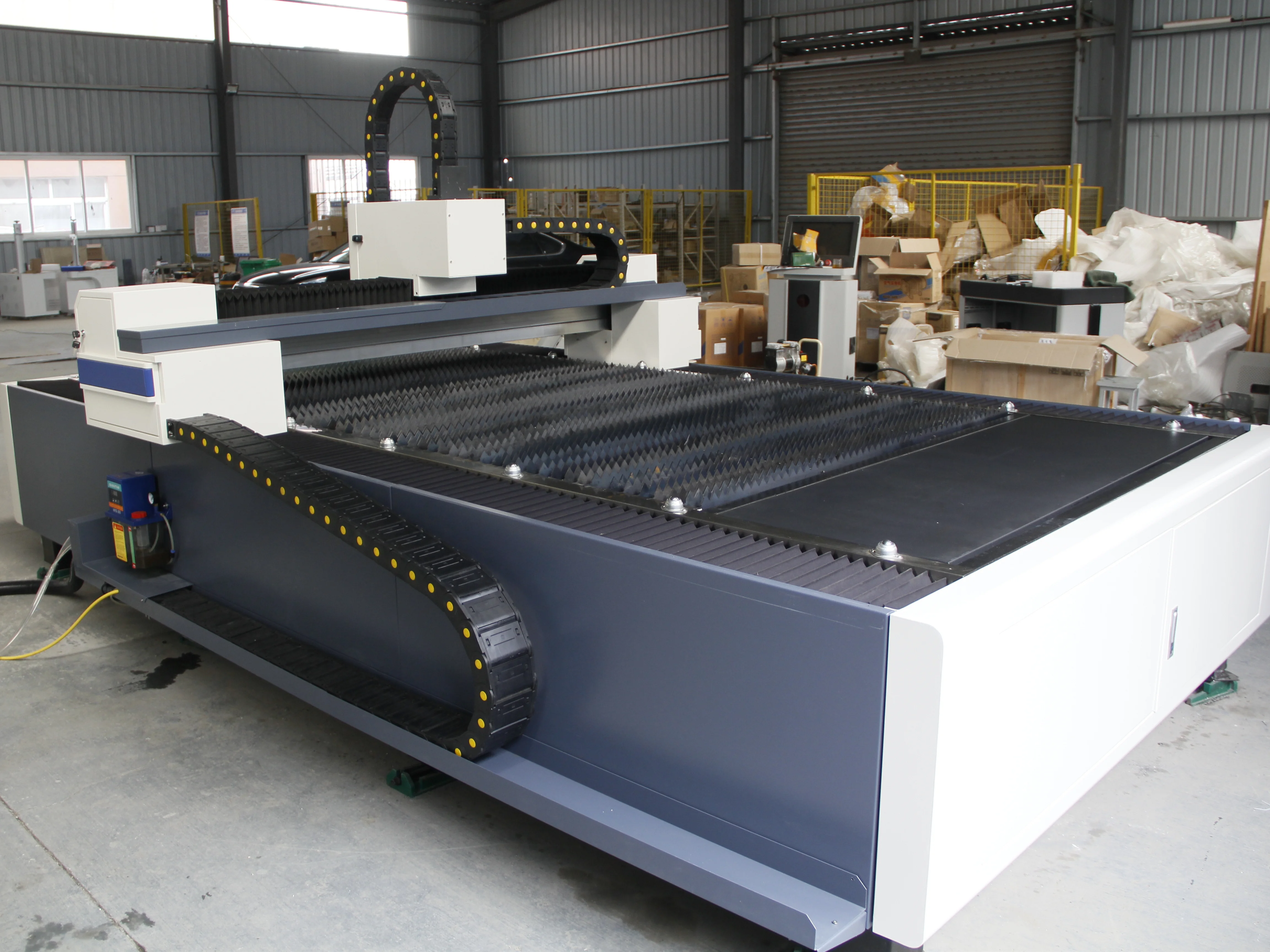 1000 Вт 2000 волоконно резательная машина для 5 мм алюминиевого листа 10 стальной лист