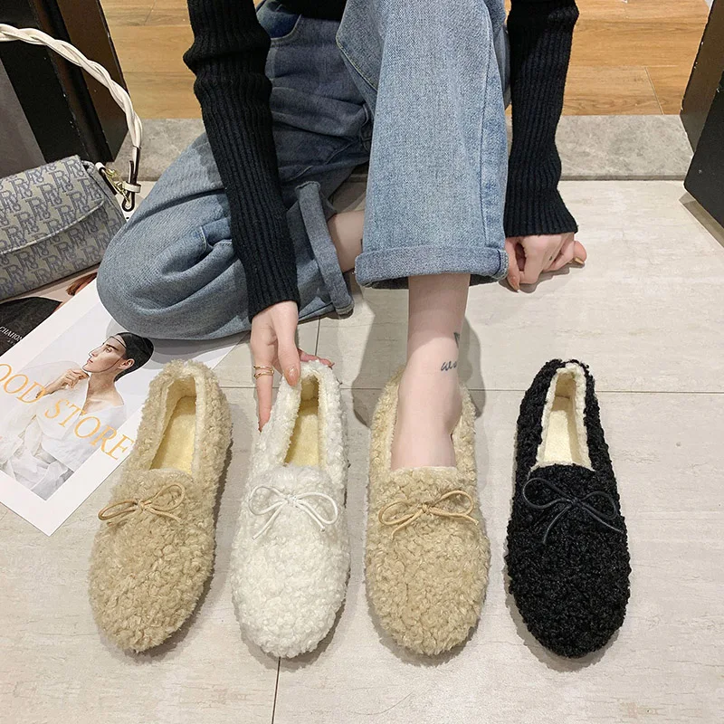 

New Women Flats Shoes Hand-Made Winter Women Loafers Round Toe Feather Decor Ladies Shoes Winter Plush Fur Insole Warm Sneakers