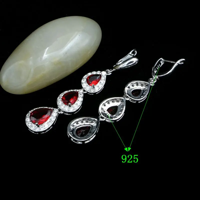 Женские длинные серьги капельки из серебра 925 пробы с красным кубическим